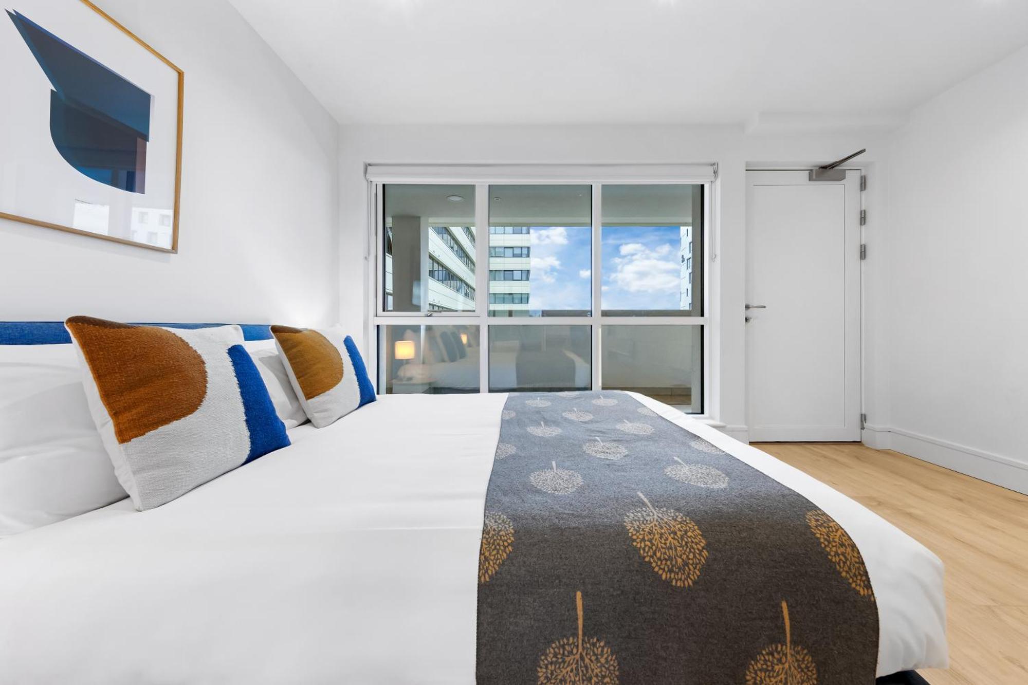 Stylish Retreats On Olympic Way Apartment London Exterior photo